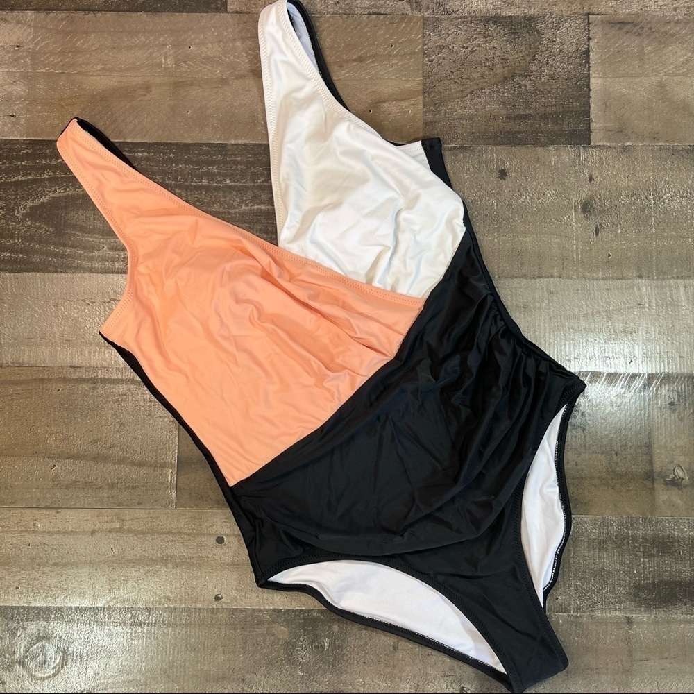 Cupshe One Piece Swimsuit size Medium